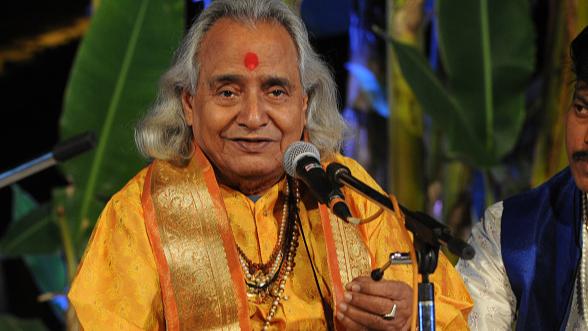 You are currently viewing Pandit Chhannulal Mishra: A Maestro Weaving Melody and Tradition